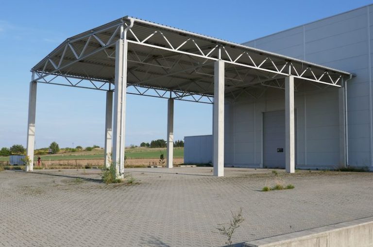 Rozbudowa i przebudowa hali magazynowej z częścią socjalno-biurową wraz z infrastrukturą zewnętrzną w Janikowie