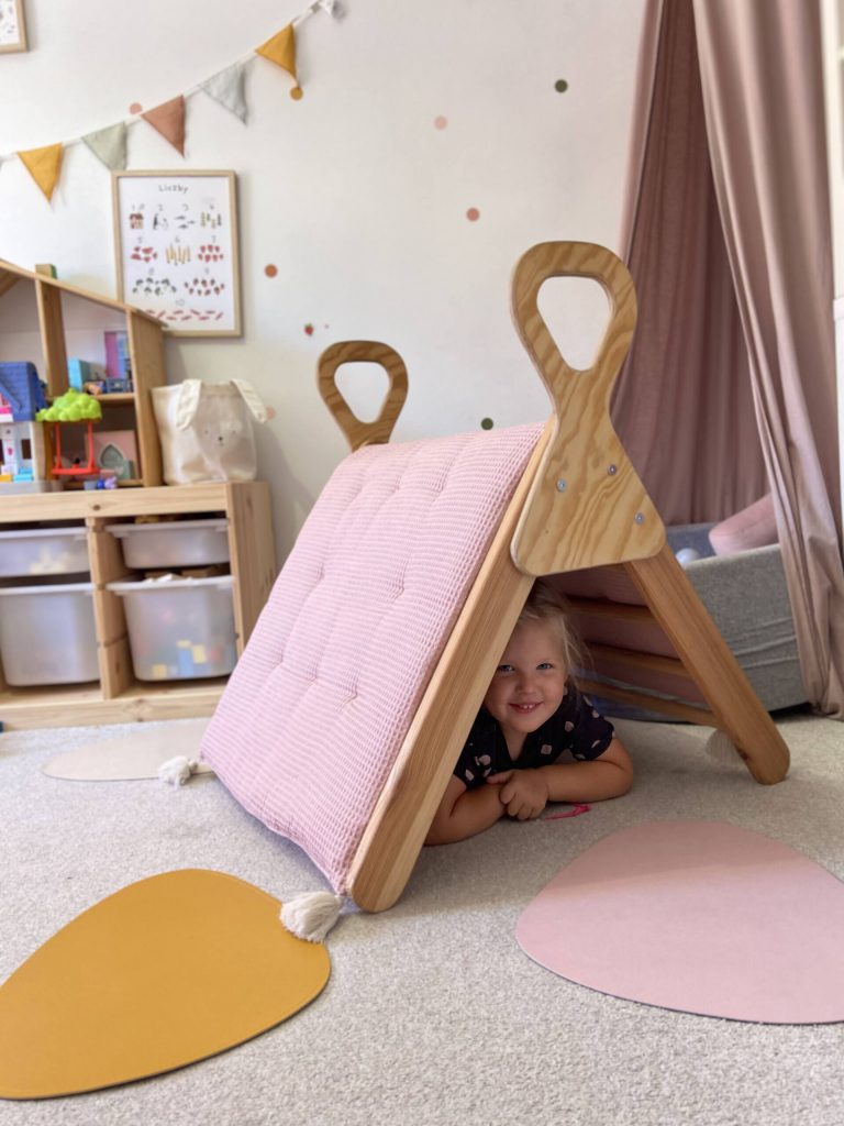 Jak złożyć bujak Montessori?